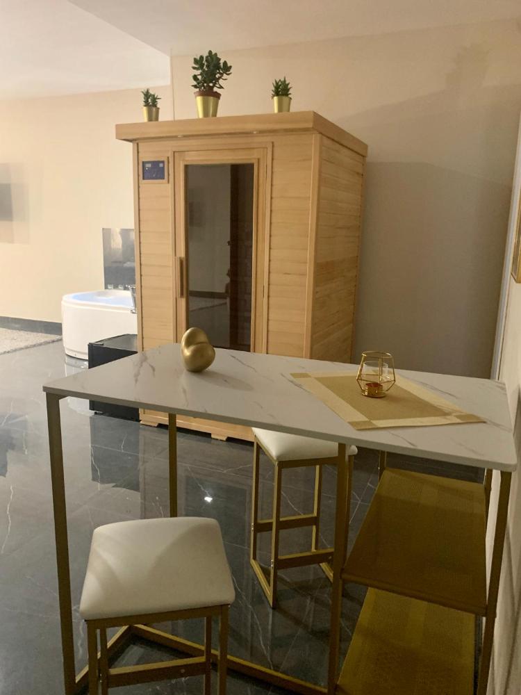 King Room with Spa Bath